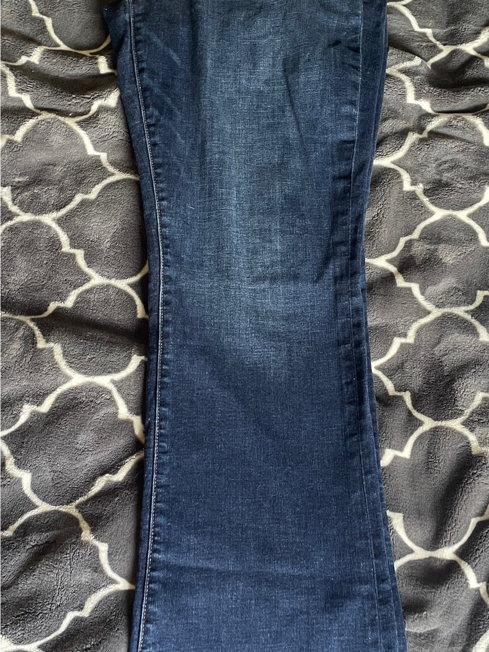Like New! American Eagle Outfitters Dark Blue Flare Jeans 16 Long